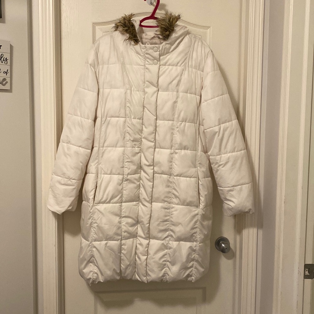 White long puffy jacket
